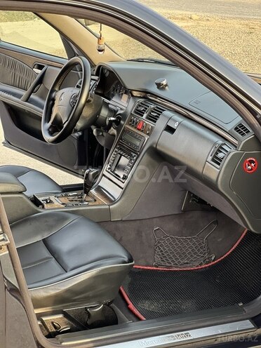 Mercedes E 270 2001, 586,000 km - 2.7 л - Ağcabədi