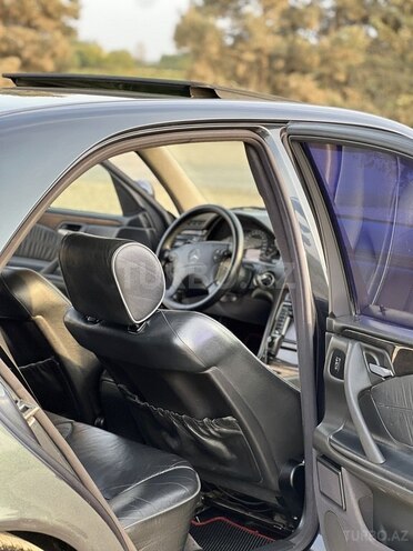 Mercedes E 270 2001, 586,000 km - 2.7 л - Ağcabədi
