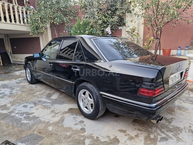 Mercedes E 220 1994, 380,000 km - 2.2 l - Bakı