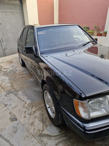 Mercedes E 220 1994, 380,000 km - 2.2 l - Bakı