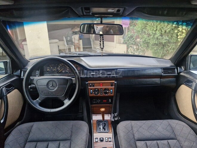 Mercedes E 220 1994, 380,000 km - 2.2 l - Bakı