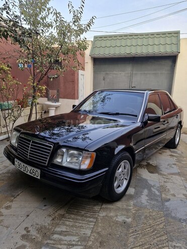 Mercedes E 220 1994, 380,000 km - 2.2 l - Bakı