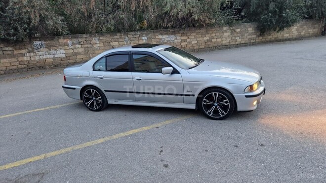 BMW 525 2001, 325,000 km - 2.5 l - Sumqayıt