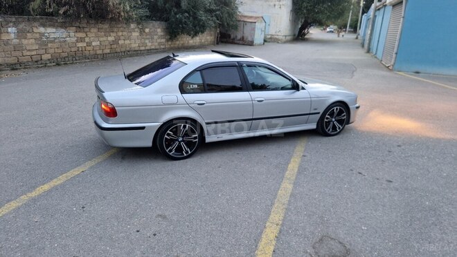 BMW 525 2001, 325,000 km - 2.5 l - Sumqayıt