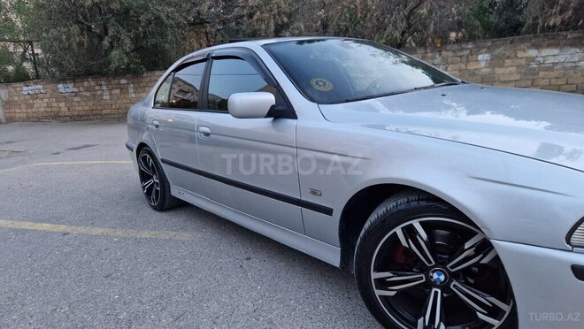 BMW 525 2001, 325,000 km - 2.5 l - Sumqayıt