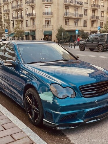 Mercedes C 320 2000, 210,000 km - 3.2 l - Bakı