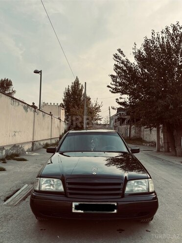 Mercedes C 200 1993, 453,267 km - 2.0 l - Yevlax