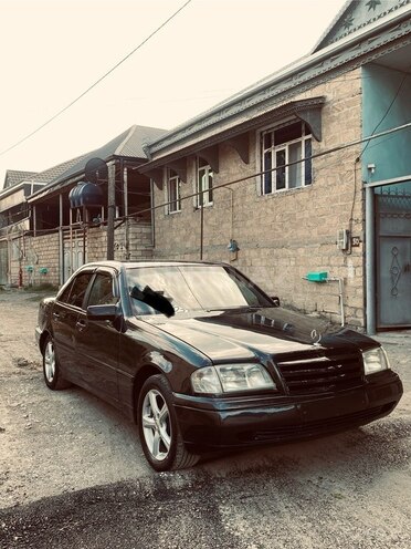 Mercedes C 200 1993, 453,267 km - 2.0 l - Yevlax