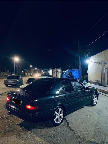 Mercedes C 200 1993, 453,267 km - 2.0 l - Yevlax