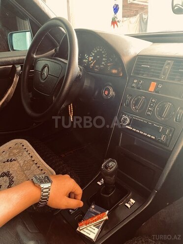 Mercedes C 200 1993, 453,267 km - 2.0 l - Yevlax