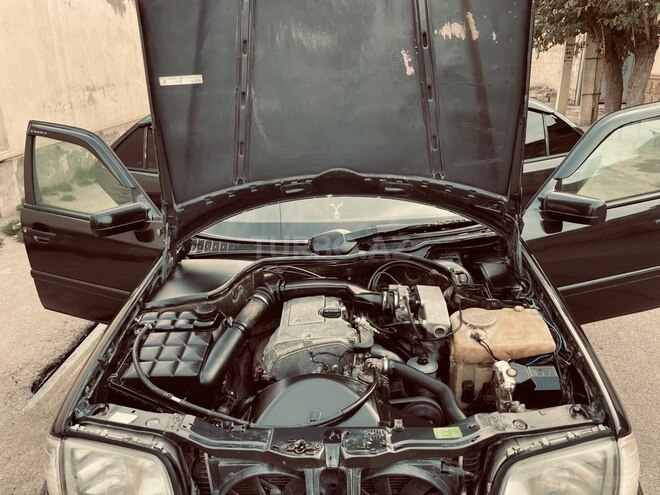 Mercedes C 200 1993, 453,267 km - 2.0 l - Yevlax