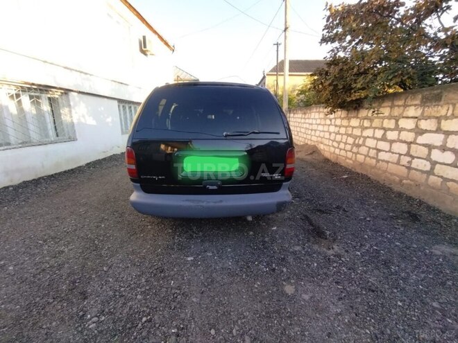 Chrysler Voyager 1996, 300,000 km - 2.5 l - Tovuz