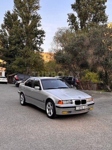 BMW 318 1993, 386,000 km - 1.8 l - Bakı