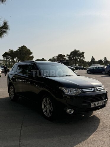 Mitsubishi Outlander 2014, 266,000 km - 2.4 л - Bakı