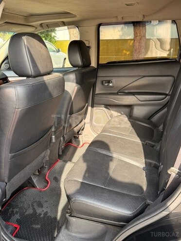 Mitsubishi Outlander 2014, 266,000 km - 2.4 л - Bakı
