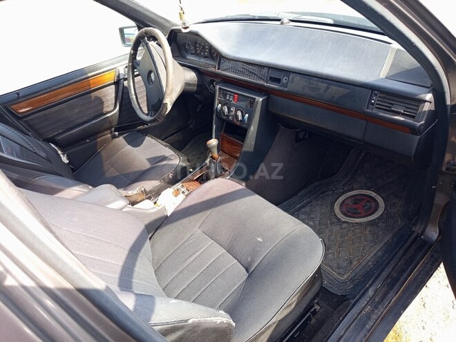 Mercedes 200 E 1988, 365,703 km - 2.0 l - Bakı
