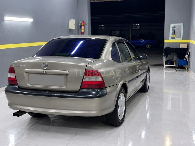 Opel Vectra 1997, 228,453 km - 1.6 l - Bakı