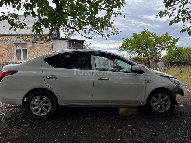 Nissan Sunny 2012, 220,000 km - 1.5 l - Bakı