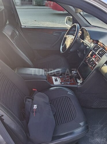 Mercedes E 200 2000, 330,000 km - 2.0 l - Bakı