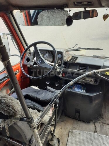 Mercedes 208 D 1991, 210,000 km - 2.3 l - Samux