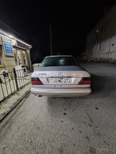 Mercedes E 220 1994, 446,620 km - 2.2 л - Bakı