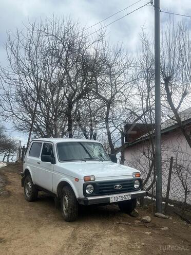 LADA (VAZ) Niva 2006, 260,000 km - 1.7 l - Lerik