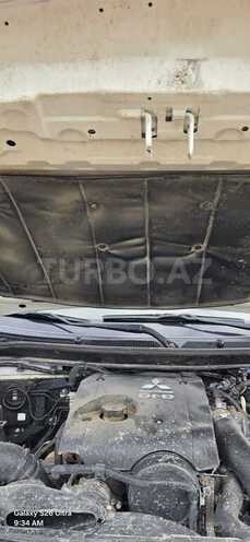 Mitsubishi L200 2016, 300,000 km - 2.5 l - Şirvan