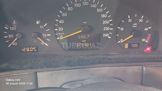 Mercedes E 270 2000, 375,065 km - 2.7 l - Saatlı