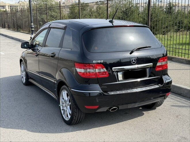 Mercedes B 170 2009, 134,000 km - 1.7 л - Bakı