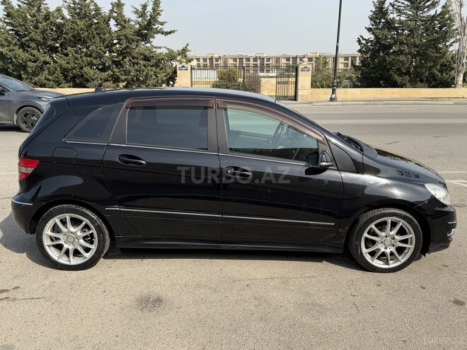 Mercedes B 170 2009, 134,000 km - 1.7 л - Bakı