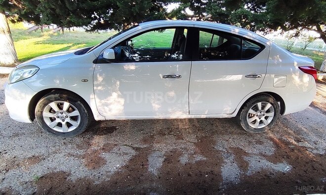 Nissan Sunny 2014, 176,000 km - 1.5 l - Bakı