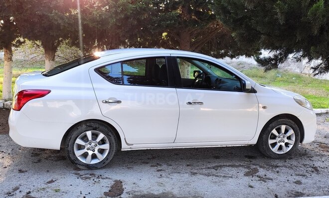 Nissan Sunny 2014, 176,000 km - 1.5 l - Bakı
