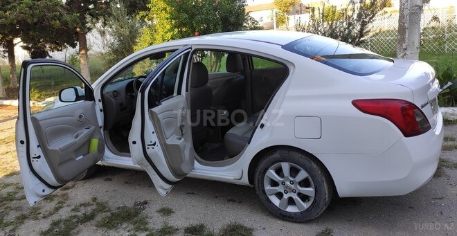 Nissan Sunny 2014, 176,000 km - 1.5 l - Bakı