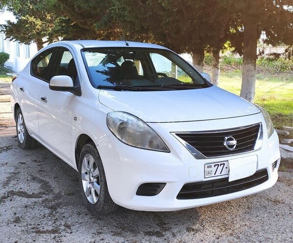Nissan Sunny 2014, 176,000 km - 1.5 l - Bakı