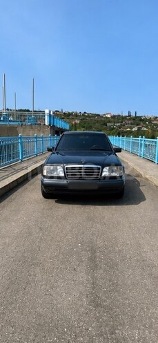 Mercedes 220 E 1994, 468,729 km - 2.2 л - Quba