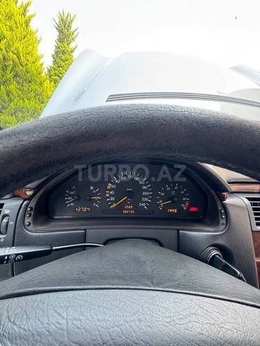 Mercedes E 240 1996, 362,135 km - 2.4 l - Bakı