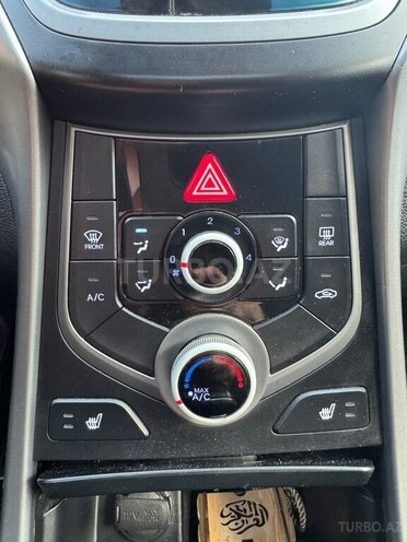 Hyundai Elantra 2015, 200,053 km - 1.8 л - Xırdalan