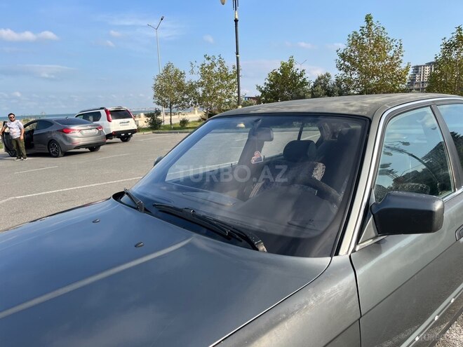 BMW 520 1988, 450,000 km - 2.0 л - Sumqayıt