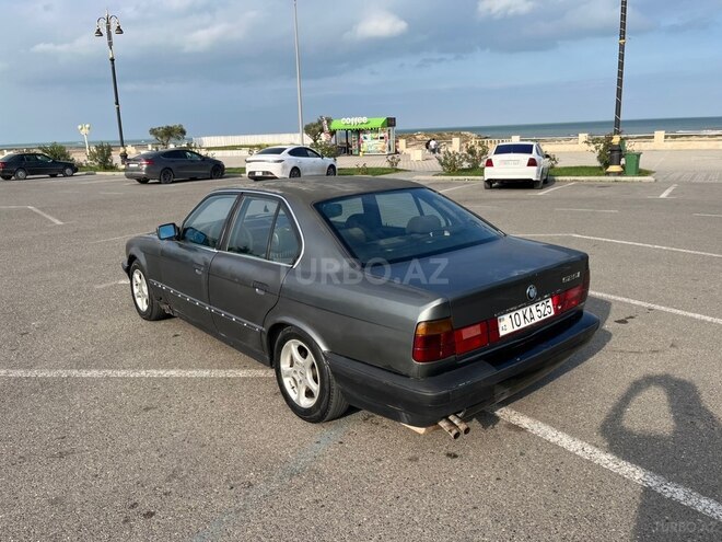 BMW 520 1988, 450,000 km - 2.0 л - Sumqayıt