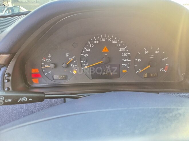 Mercedes E 220 2000, 395,500 km - 2.2 l - Bakı