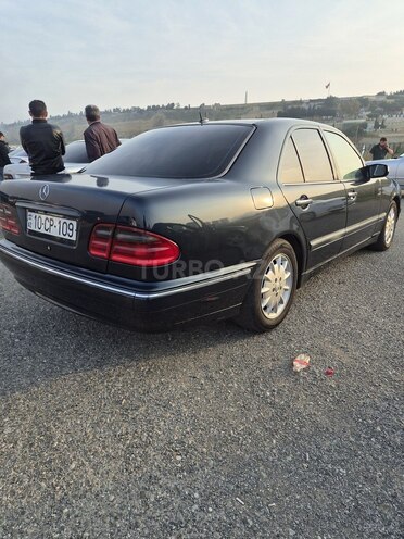 Mercedes E 220 2000, 395,500 km - 2.2 l - Bakı