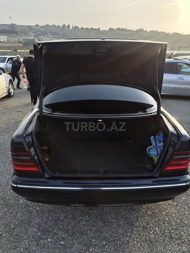 Mercedes E 220 2000, 395,500 km - 2.2 l - Bakı