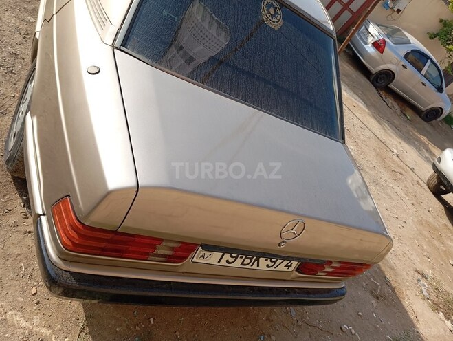 Mercedes 190 1991, 369,850 km - 2.0 л - Bakı