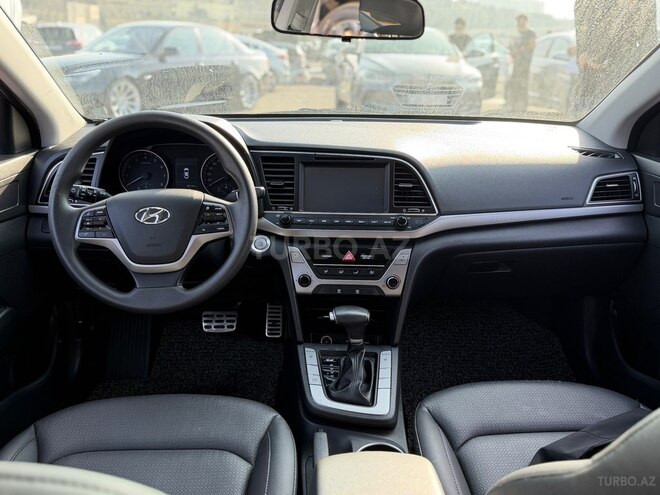 Hyundai Avante 2017, 180,000 km - 1.6 l - Bakı