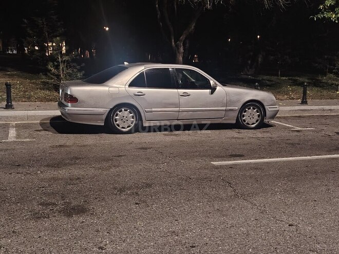 Mercedes E 220 2000, 443,896 km - 2.2 l - Bakı