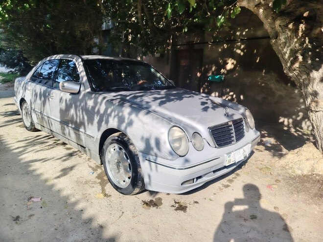 Mercedes E 220 2000, 443,896 km - 2.2 l - Bakı