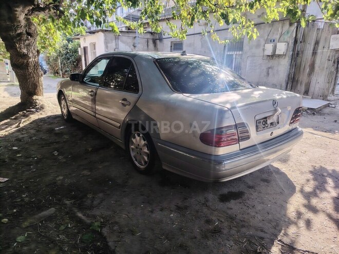 Mercedes E 220 2000, 443,896 km - 2.2 l - Bakı