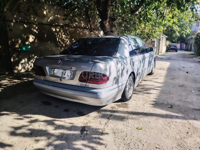 Mercedes E 220 2000, 443,896 km - 2.2 l - Bakı