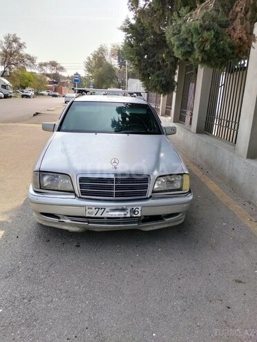 Mercedes C 220 2000, 877,000 km - 2.2 l - Bakı