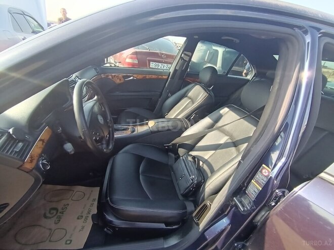 Mercedes E 220 2002, 302,000 km - 2.2 l - Bakı